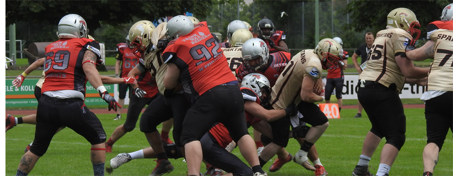 Headcoach Daniel Koch schwört seine Spartans ein